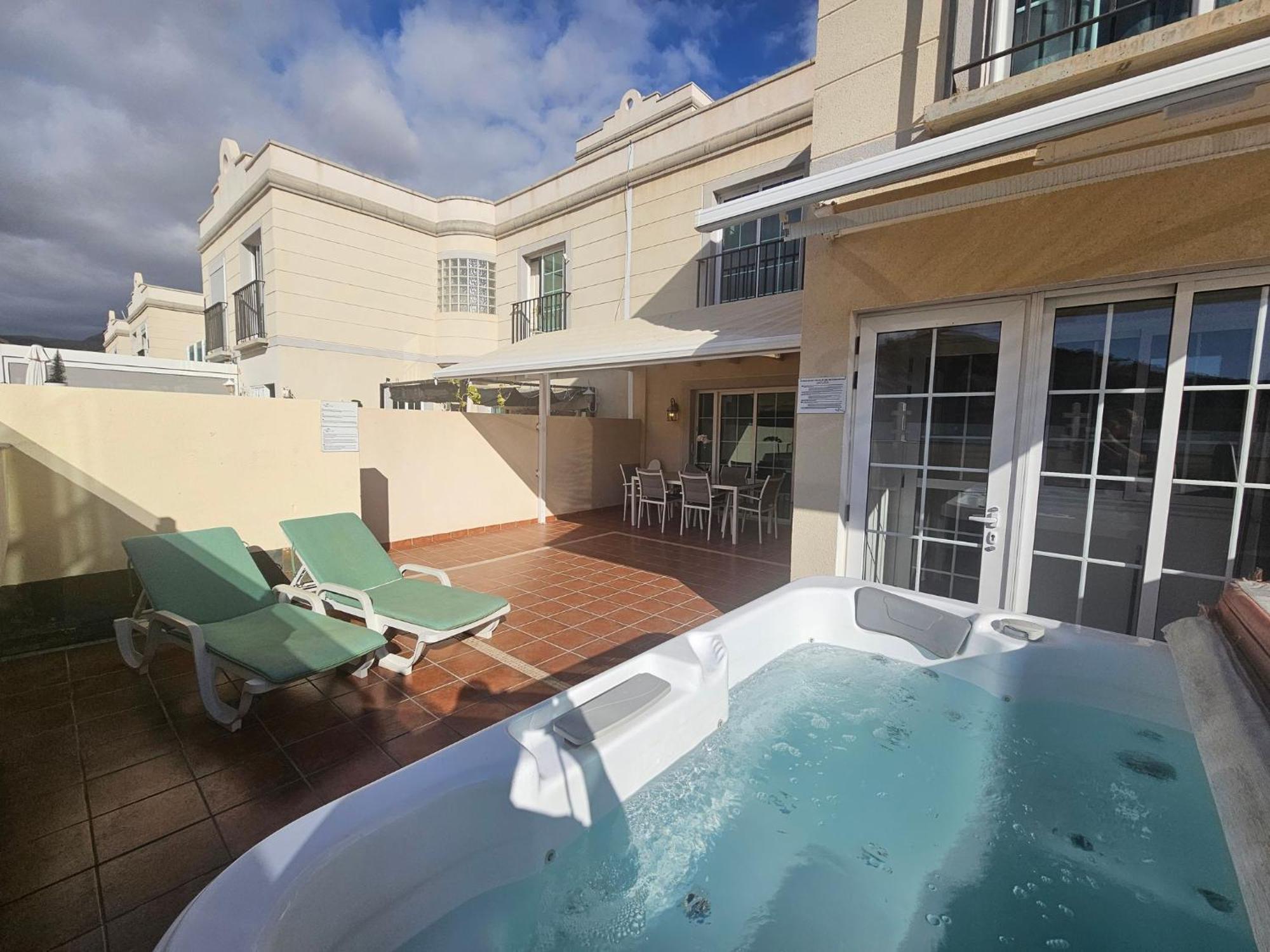 Appartement Cozy Modern House, In A Complex With A Swimming Pool à Porto Rico Extérieur photo